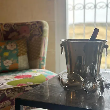 Ta Pinu - Luxury Heritage Living Bed & Breakfast *